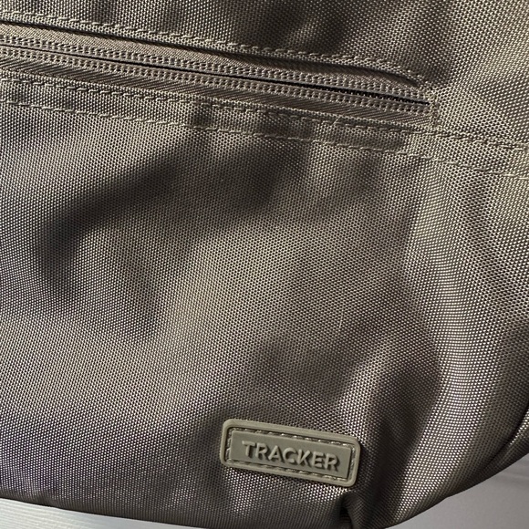 Tracker crossbody bag - Picture 2 of 4